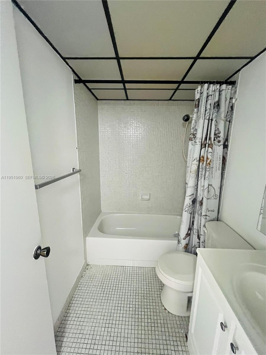 CYPRESS CHASE CONDO NO 5 - Residential