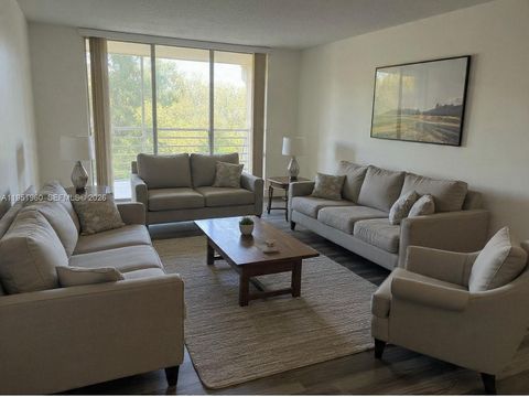 3070 NW 48th Ter 413 Lauderdale Lakes FL 33313