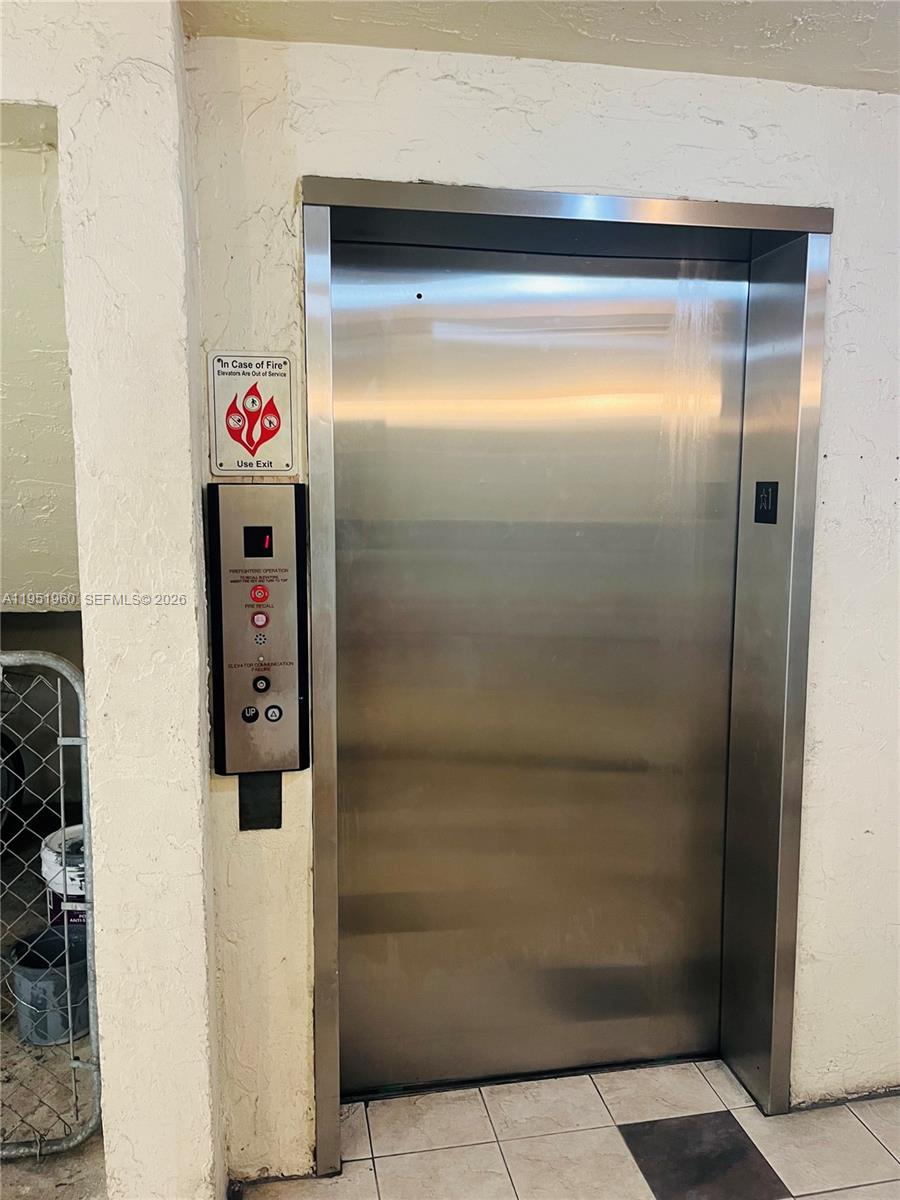 CYPRESS CHASE CONDO NO 5 - Residential