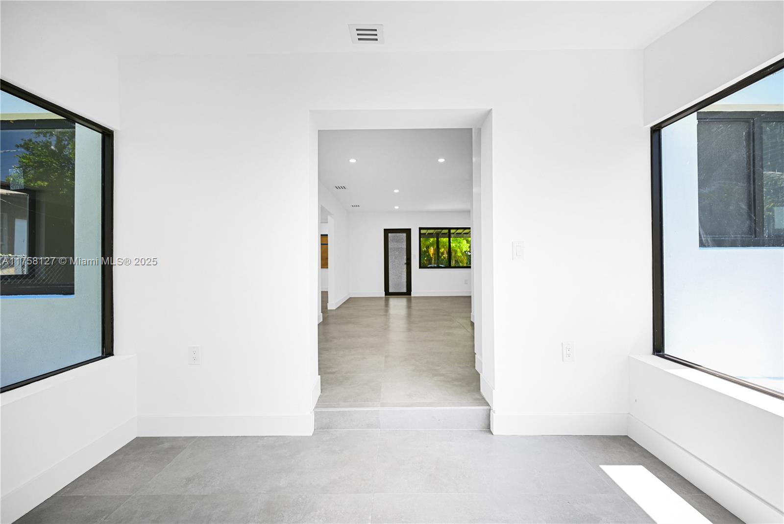 SILVER BLUFF EST-SEC B - Residential