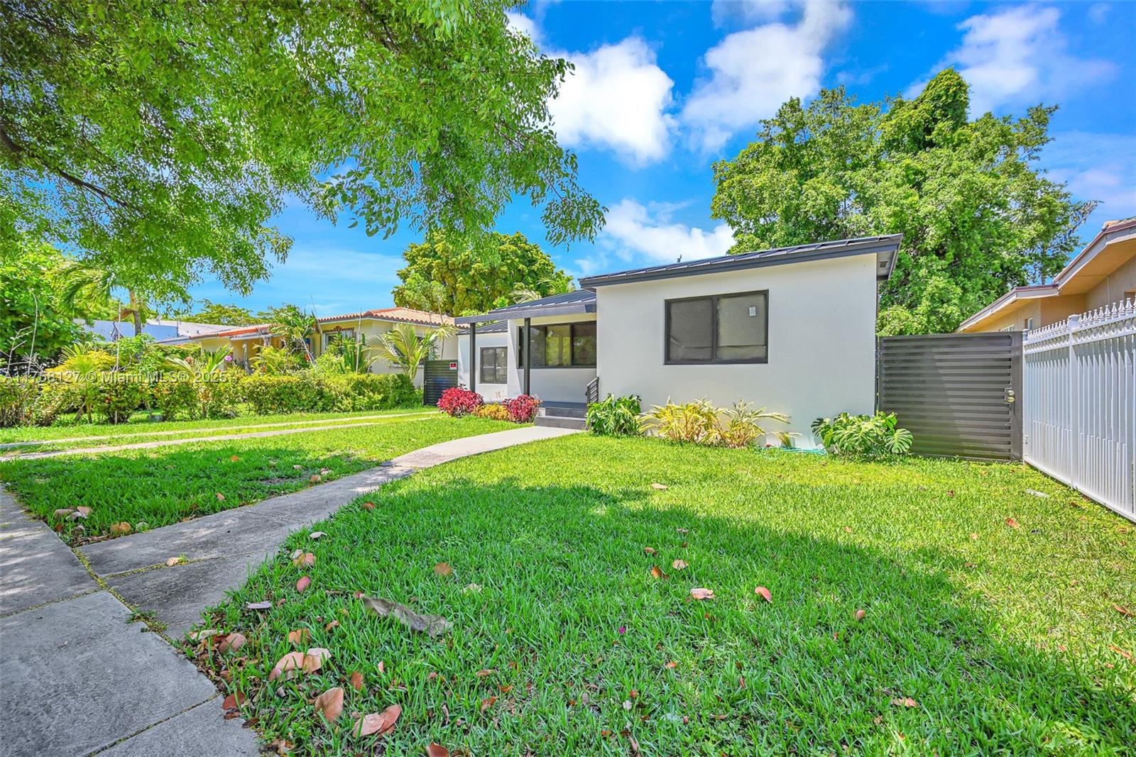 SILVER BLUFF EST-SEC B - Residential