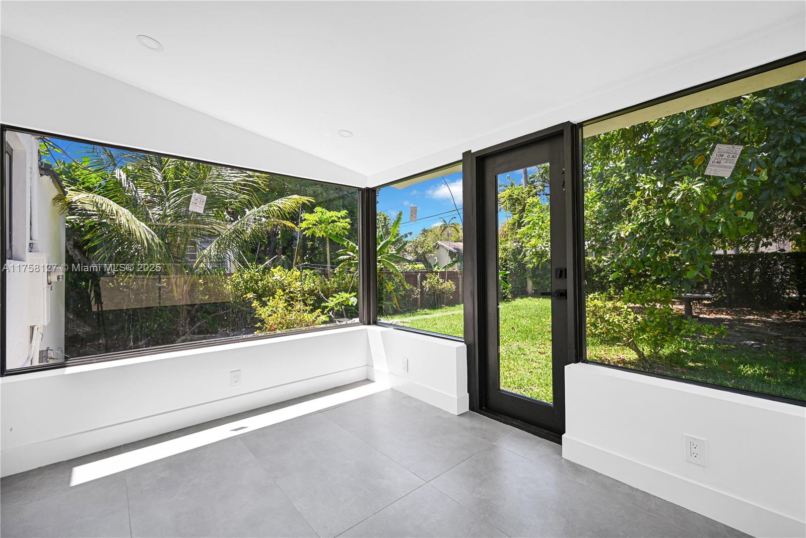 SILVER BLUFF EST-SEC B - Residential