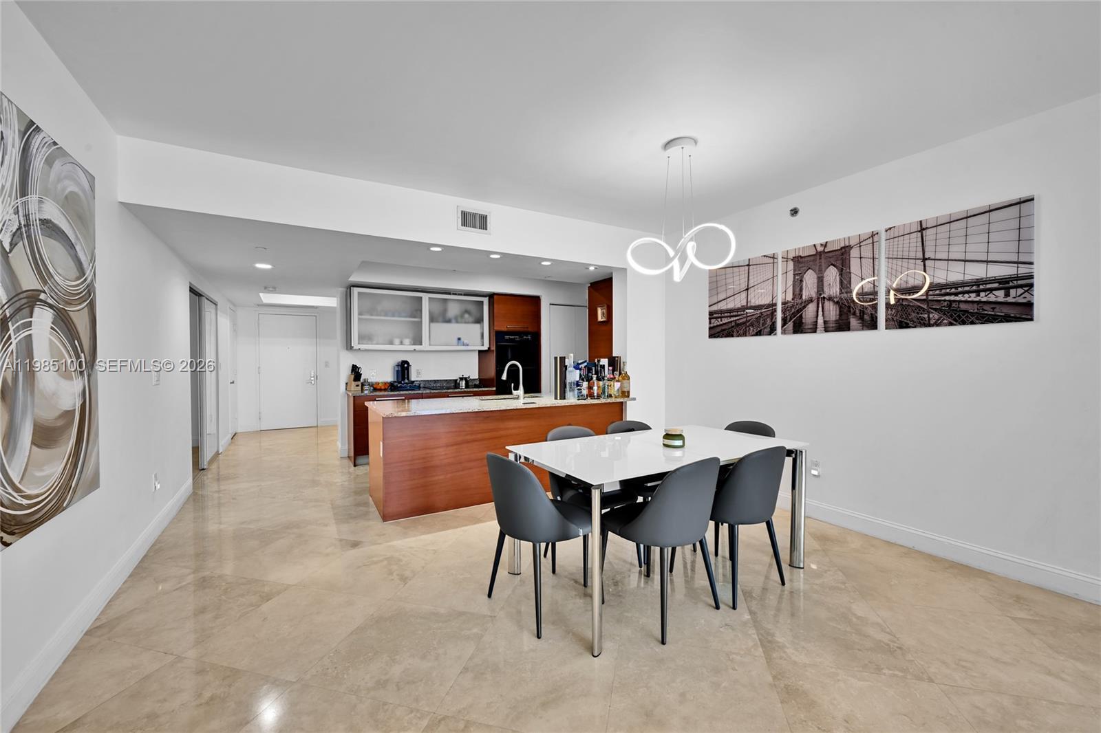 BEACH CLUB II - Residential