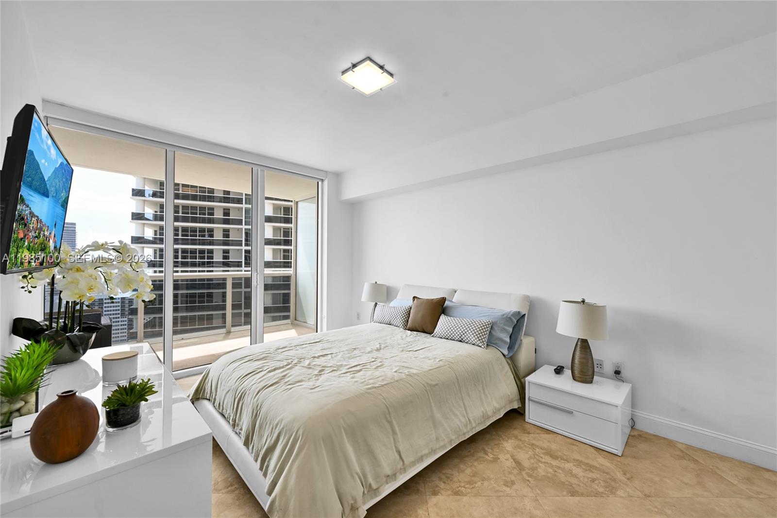 BEACH CLUB II - Residential