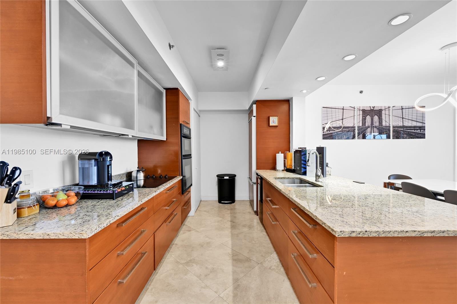 BEACH CLUB II - Residential