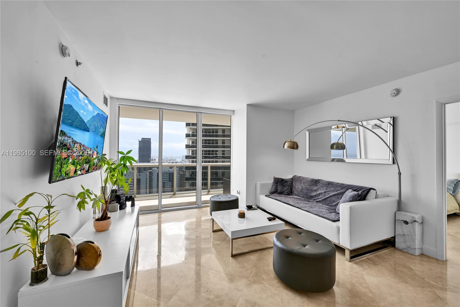 BEACH CLUB II - Residential