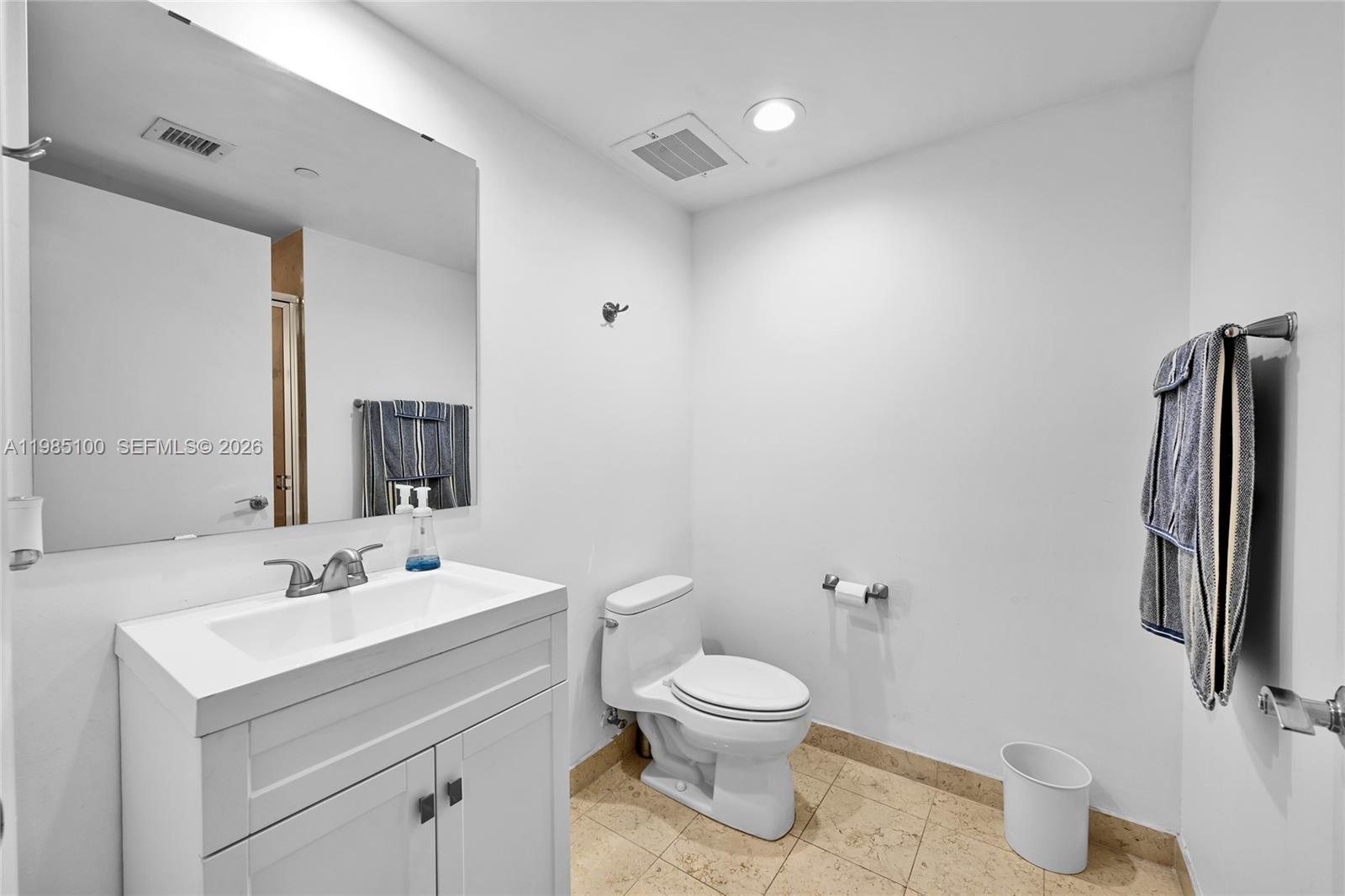 BEACH CLUB II - Residential