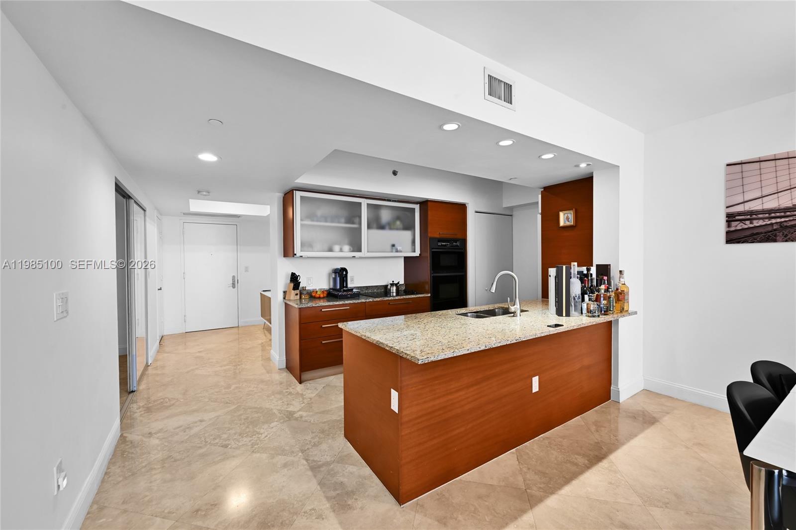 BEACH CLUB II - Residential