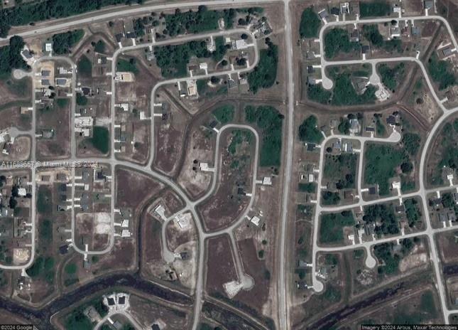 PRICE REDUCTION..Great Investment or Build your Single Family home on this spacious lot. LaBelle is a growing area which puts you in the middle of Tampa and Miami. Owner has other lot which sits side by side. Let's make a deal for both lots !!