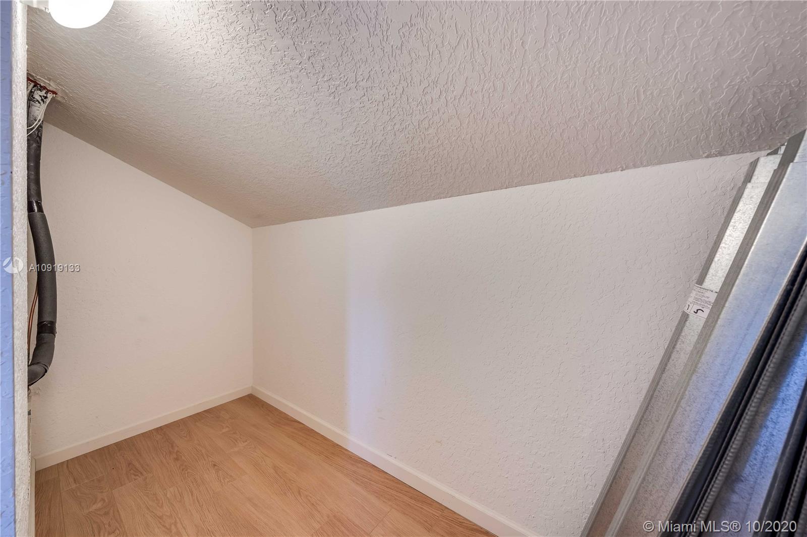 SUNSET PLAZA - Residential Lease