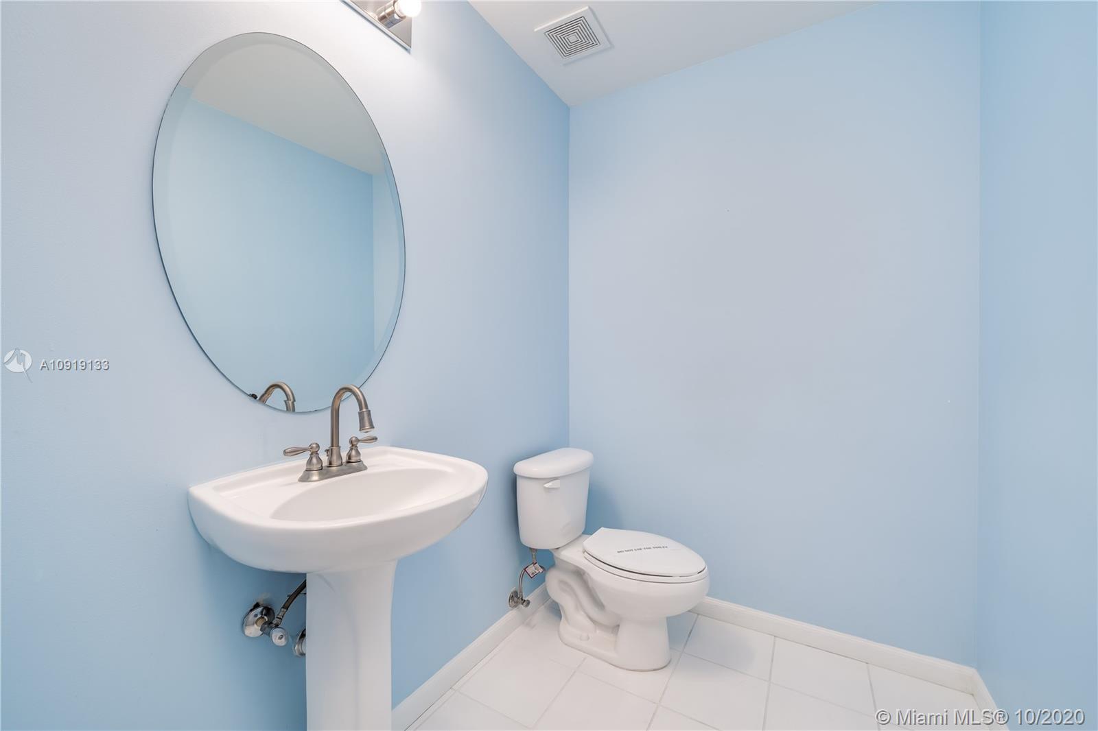 SUNSET PLAZA - Residential Lease