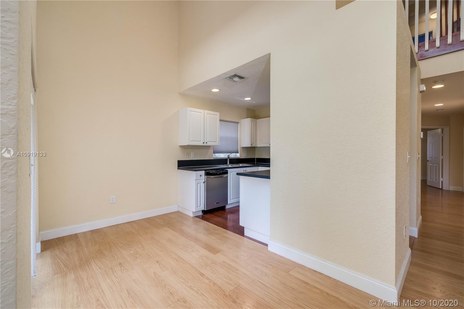 SUNSET PLAZA - Residential Lease