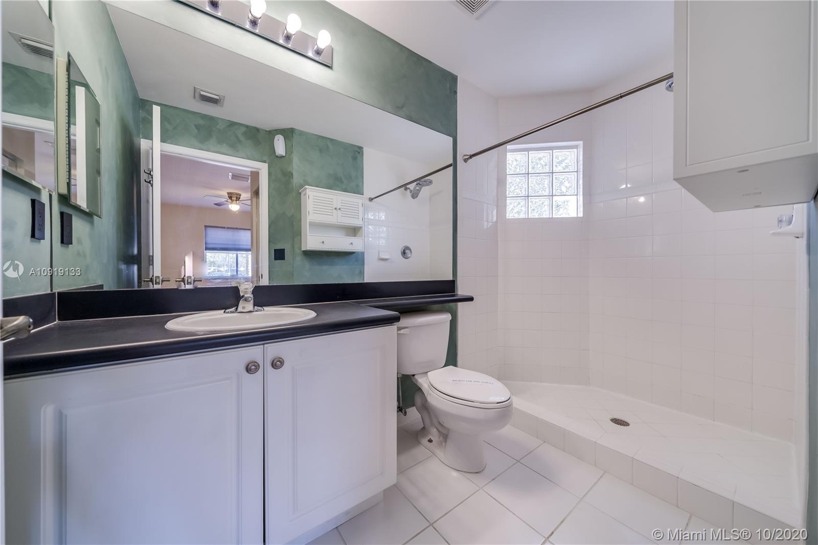 SUNSET PLAZA - Residential Lease