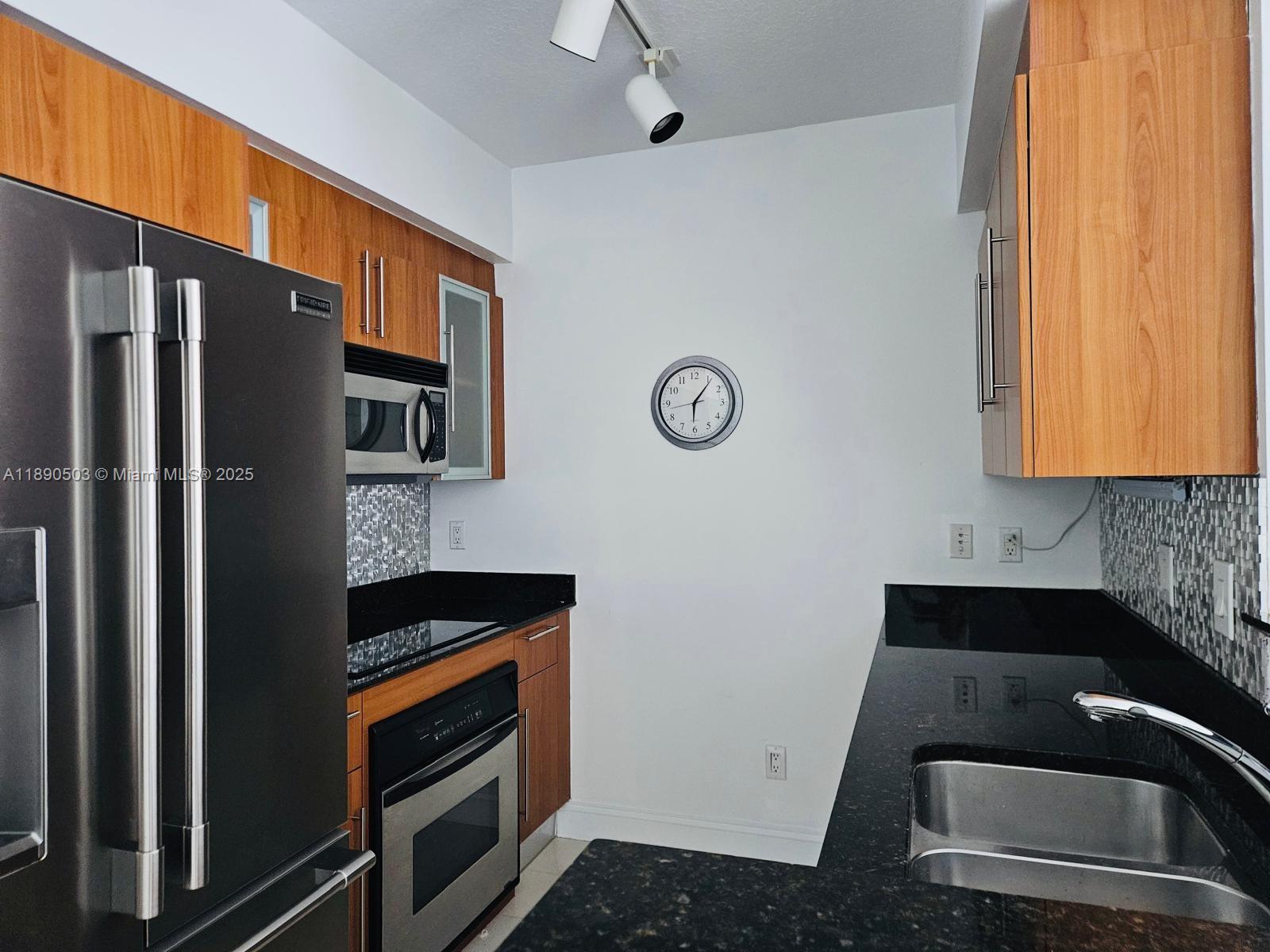 335 S Biscayne Blvd 2202