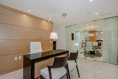 75 SE 6th St 201 Miami FL 33131