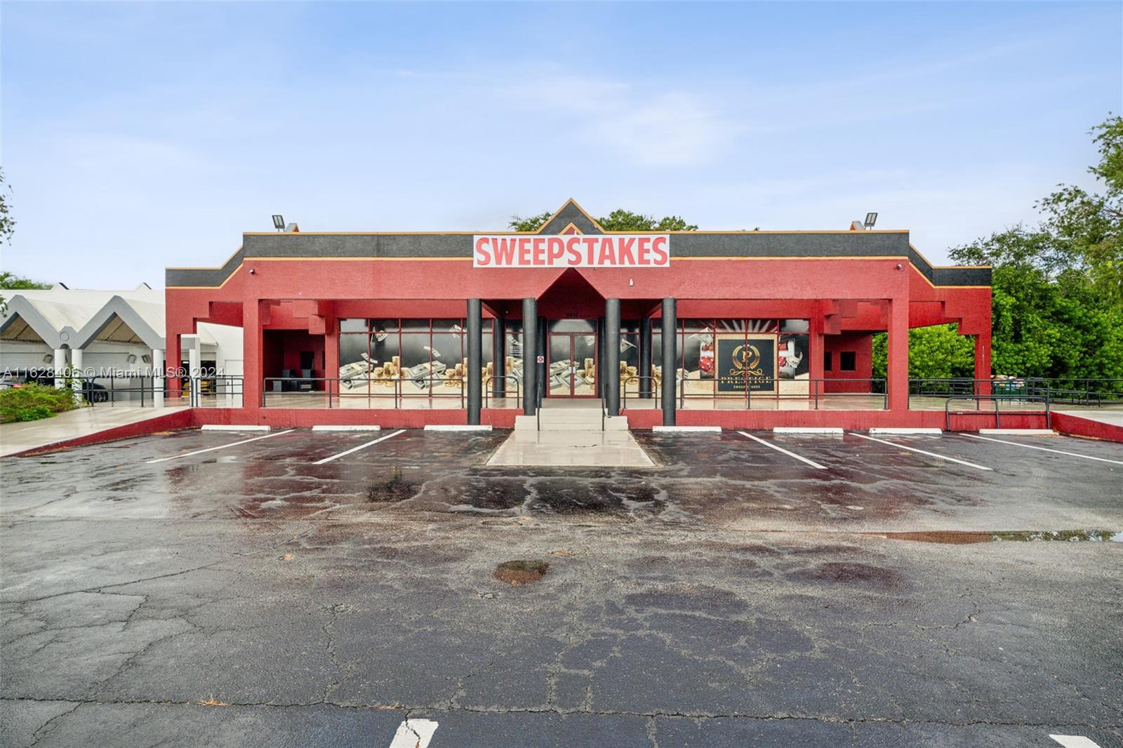 Discover an exceptional opportunity in an A+ location in Fort Pierce, FL. This prime freestanding building offers 4,840 square feet of versatile, open space, ideal for a showroom or a variety of retail uses, including an arcade and auto sales. With 4 private offices, 2 public restrooms, a break room and an ample parking lot, this property is perfectly suited to meet your business needs. Don't miss out on this fantastic opportunity to establish your business!