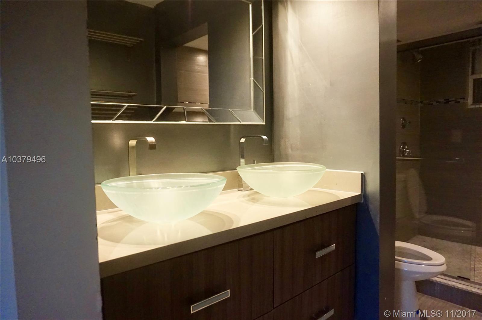 CHATEAU DE VILLE CONDO - Residential