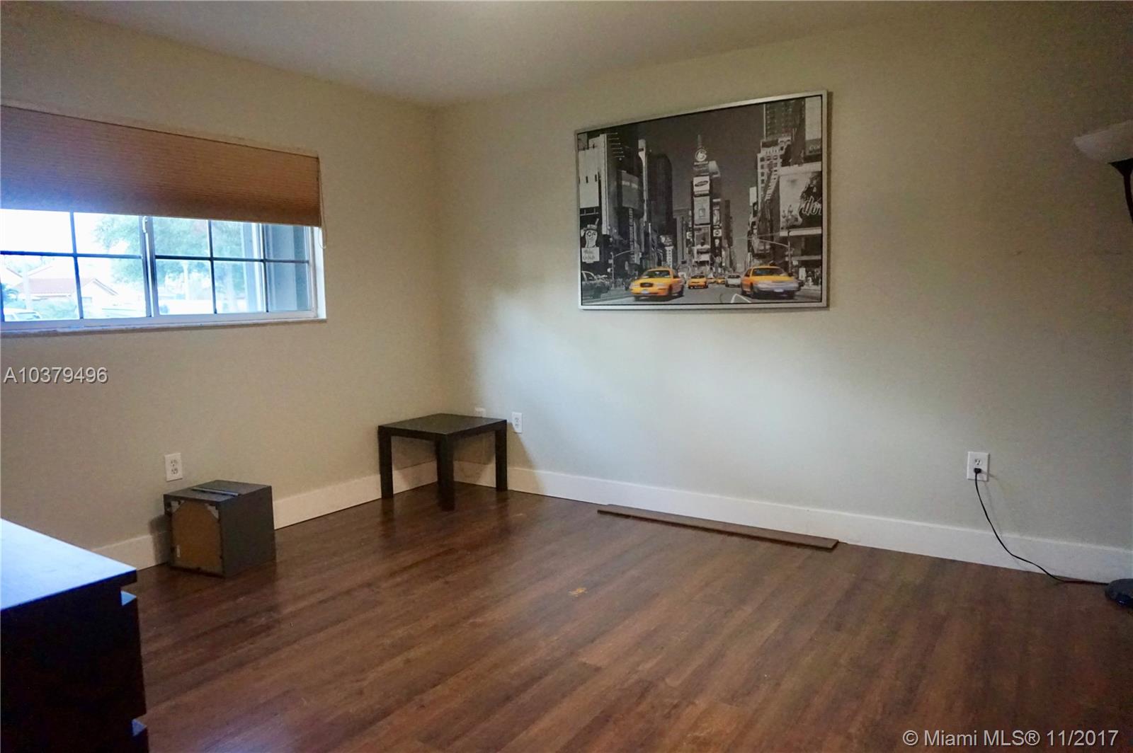 CHATEAU DE VILLE CONDO - Residential