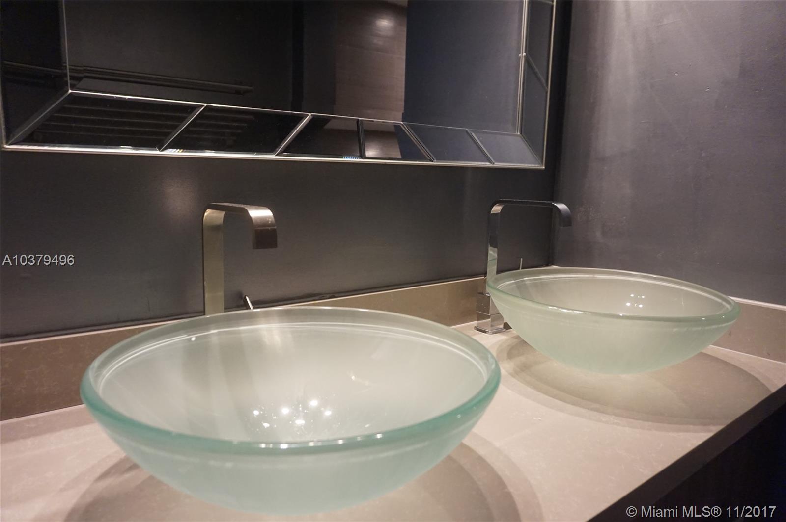 CHATEAU DE VILLE CONDO - Residential