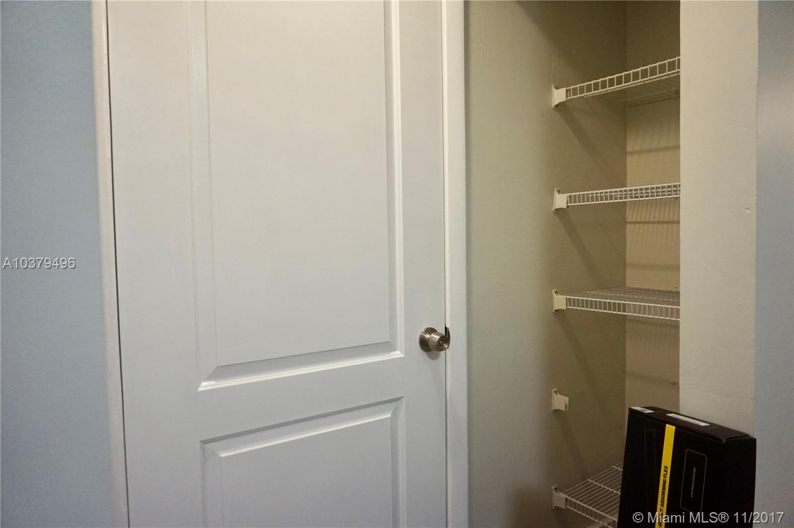 CHATEAU DE VILLE CONDO - Residential