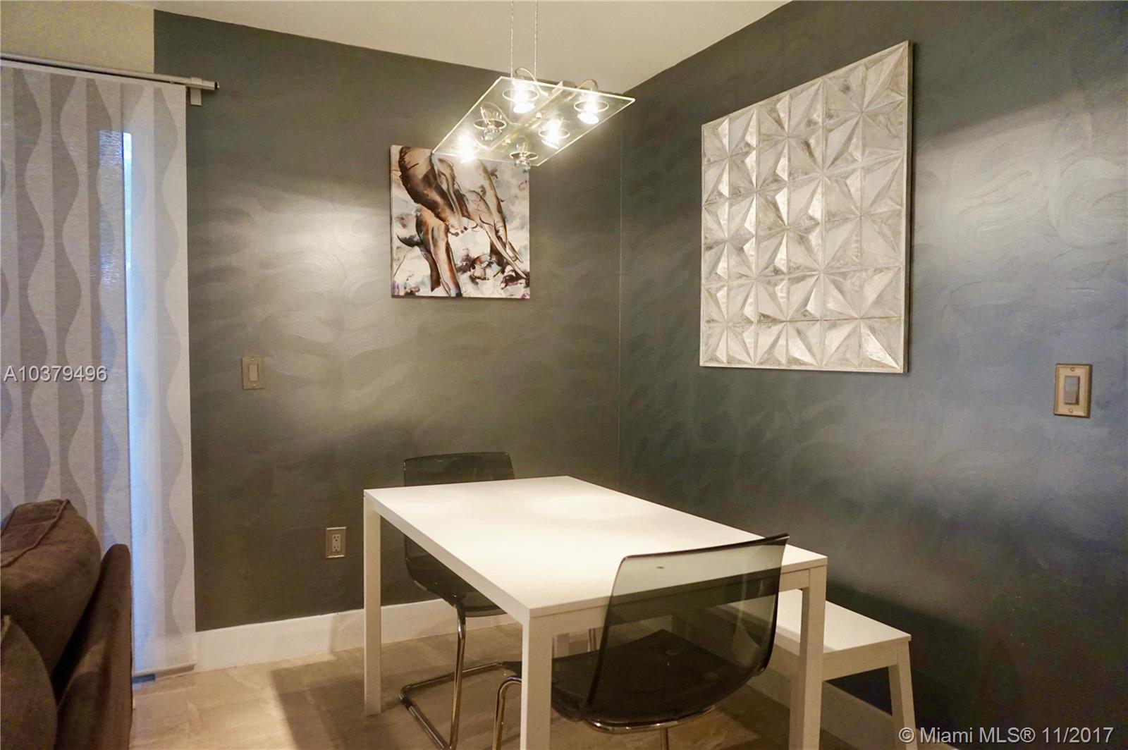 CHATEAU DE VILLE CONDO - Residential