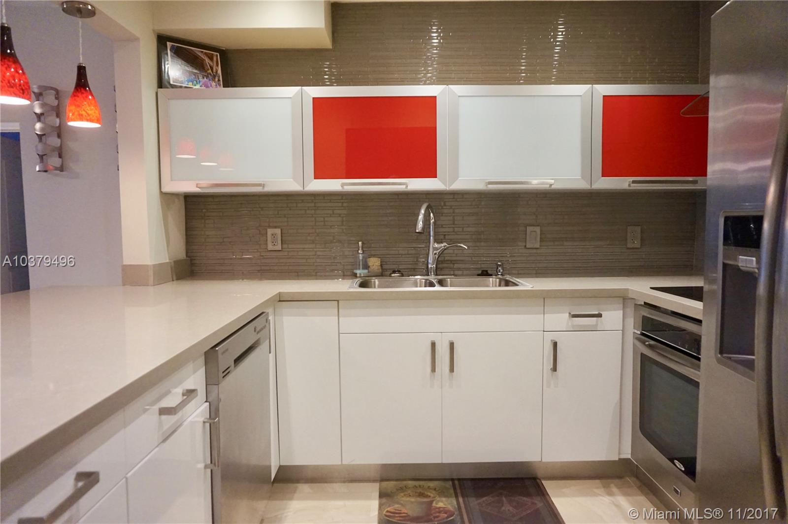 CHATEAU DE VILLE CONDO - Residential