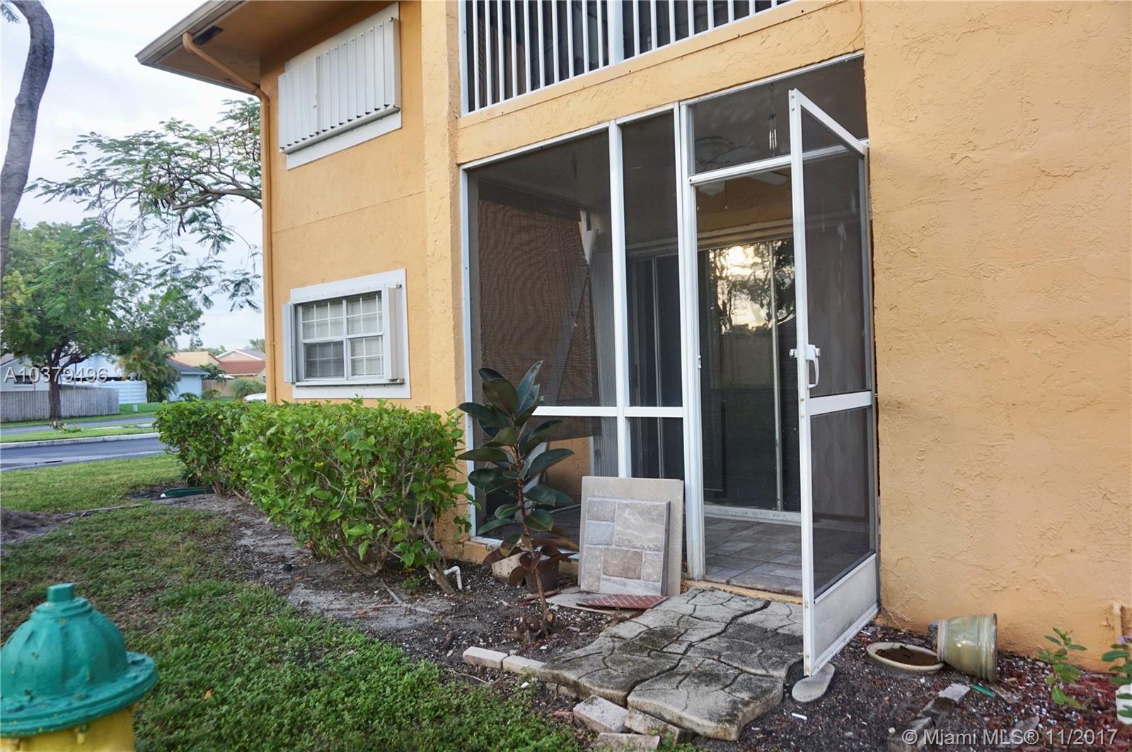 CHATEAU DE VILLE CONDO - Residential