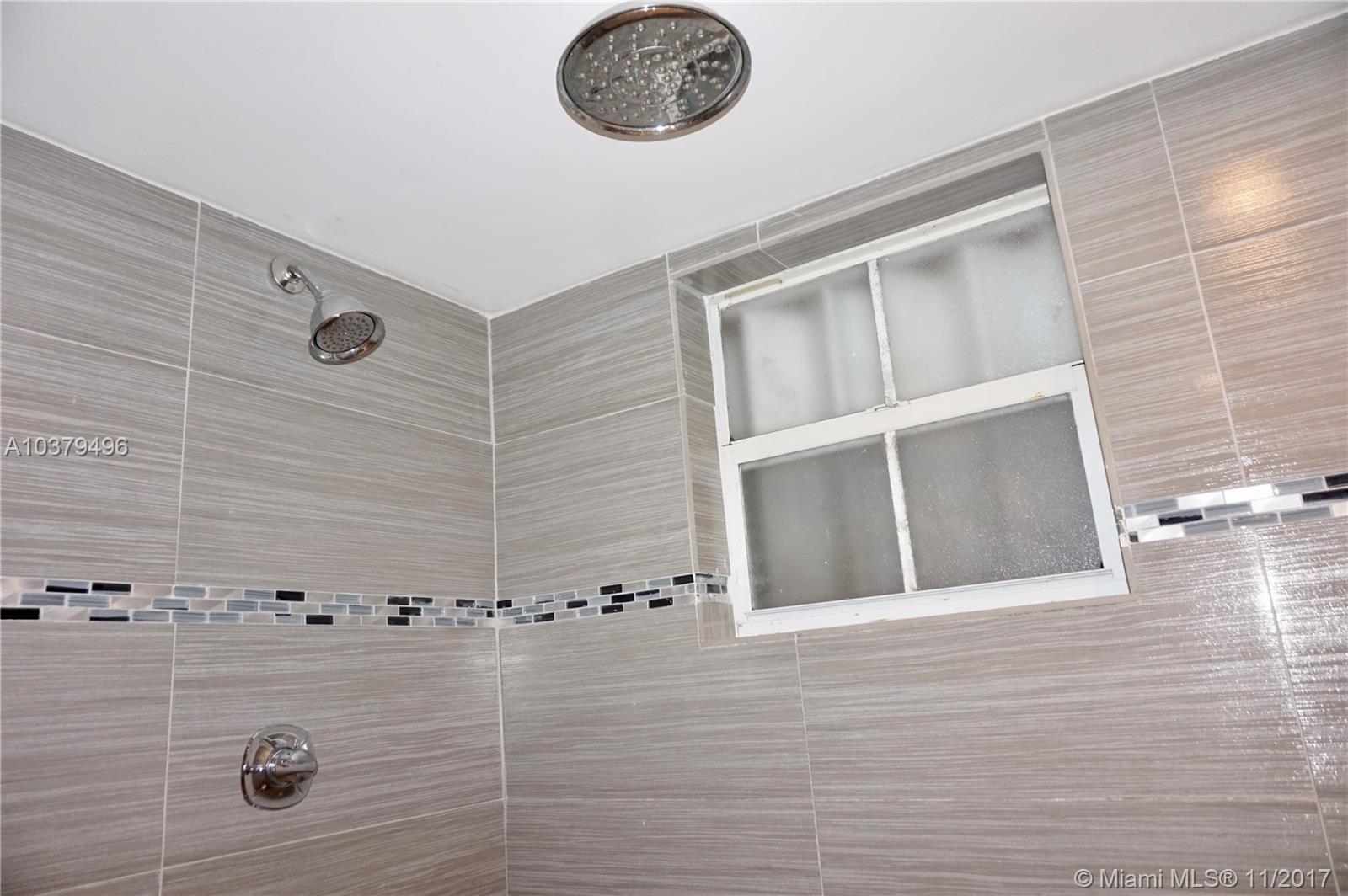 CHATEAU DE VILLE CONDO - Residential