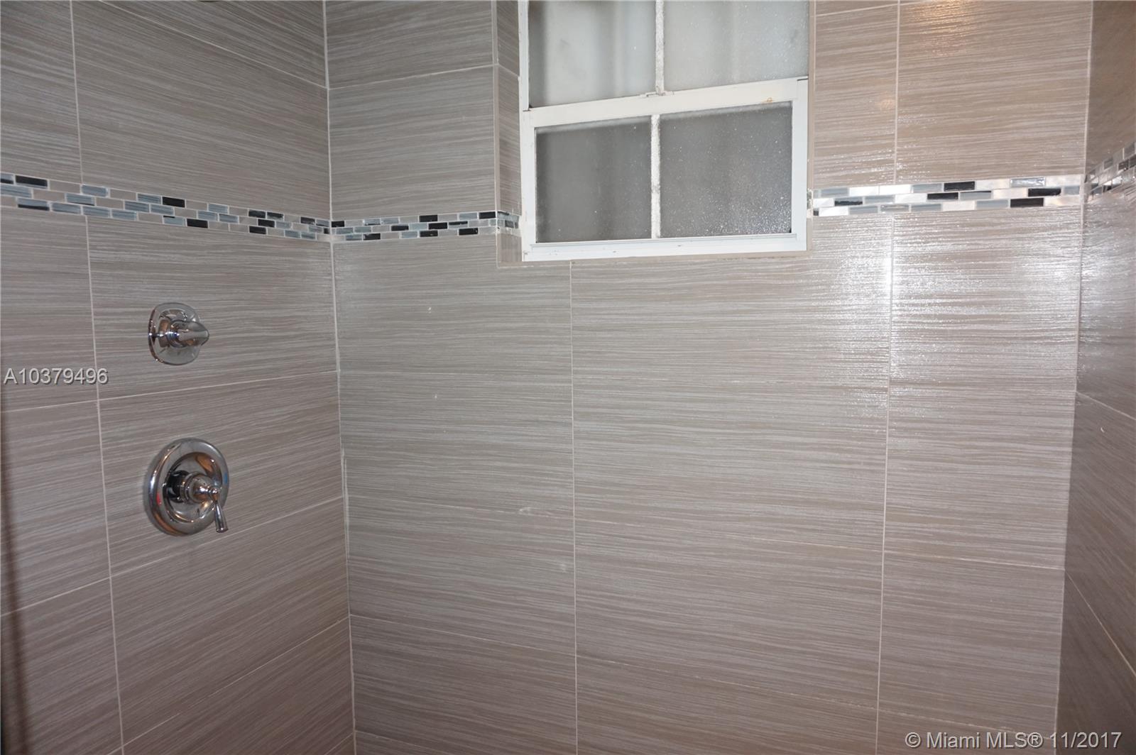 CHATEAU DE VILLE CONDO - Residential