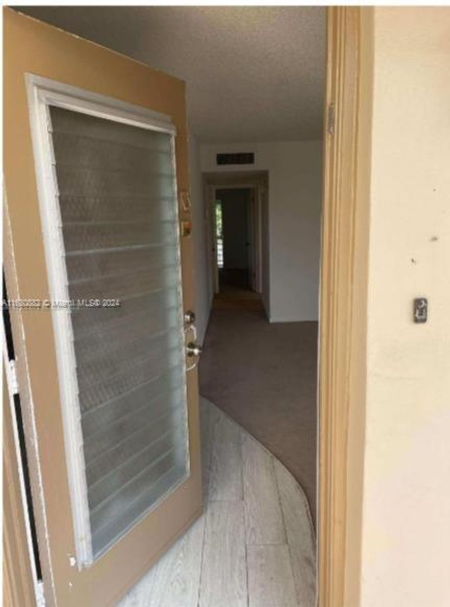 3 WEKKS APPROVAL, 2 BEDROOMS 2 BATHROOMS, LAUNDRY INSIDE THE UNIT