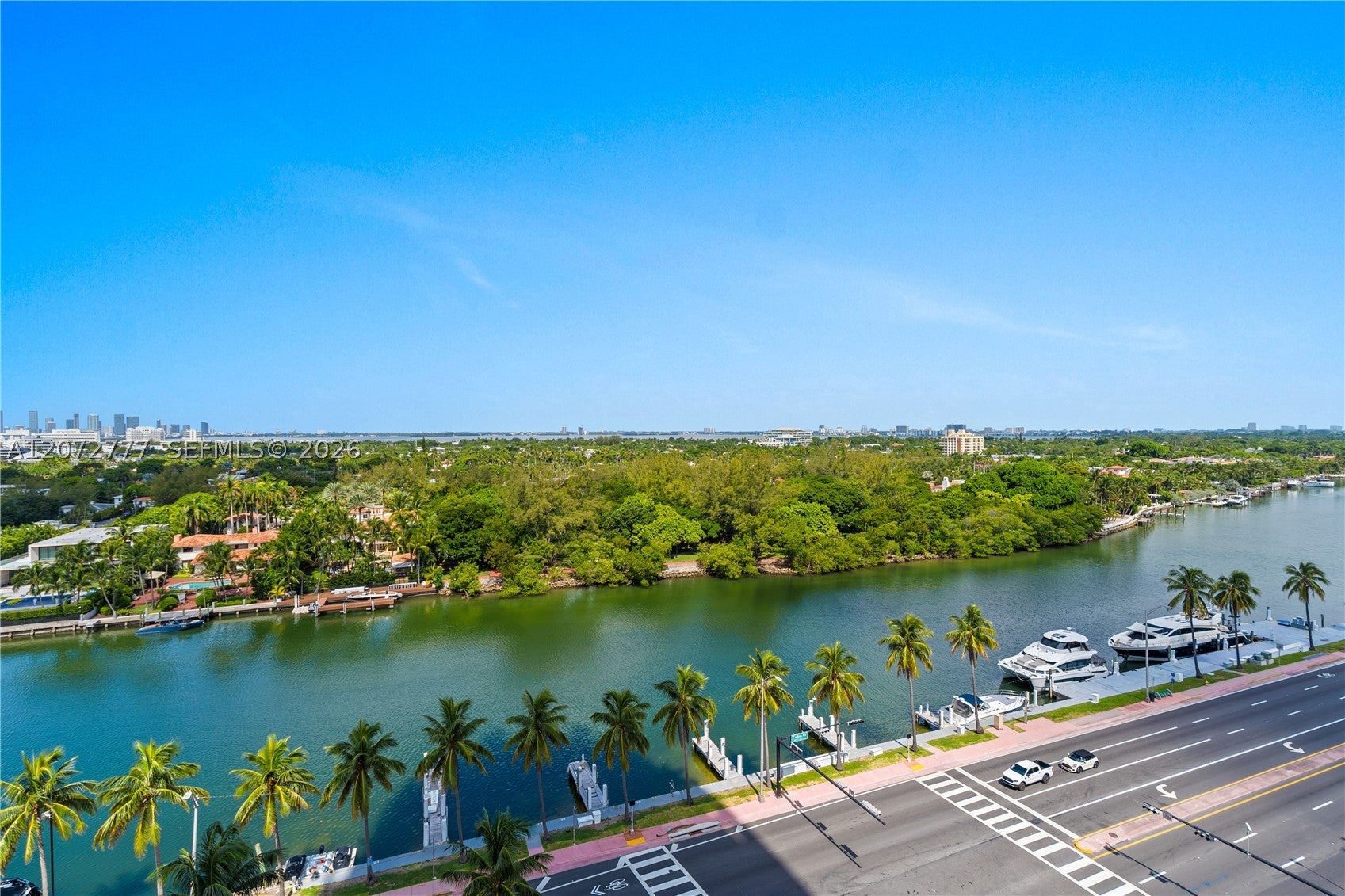 4401 Collins Ave 1115