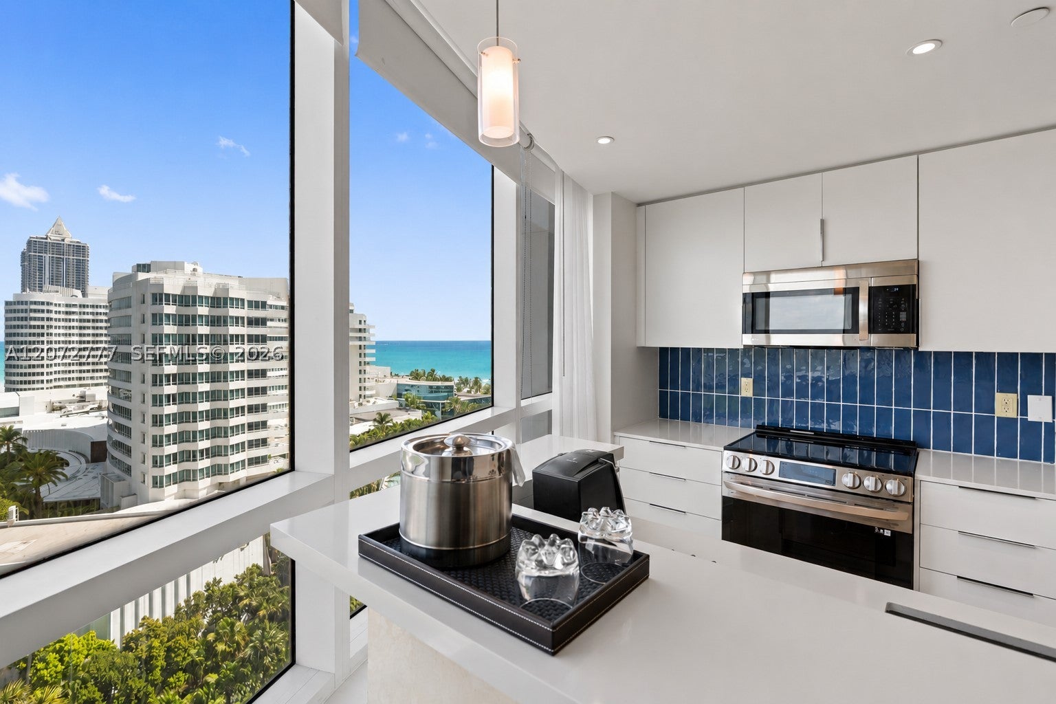 4401 Collins Ave 1115