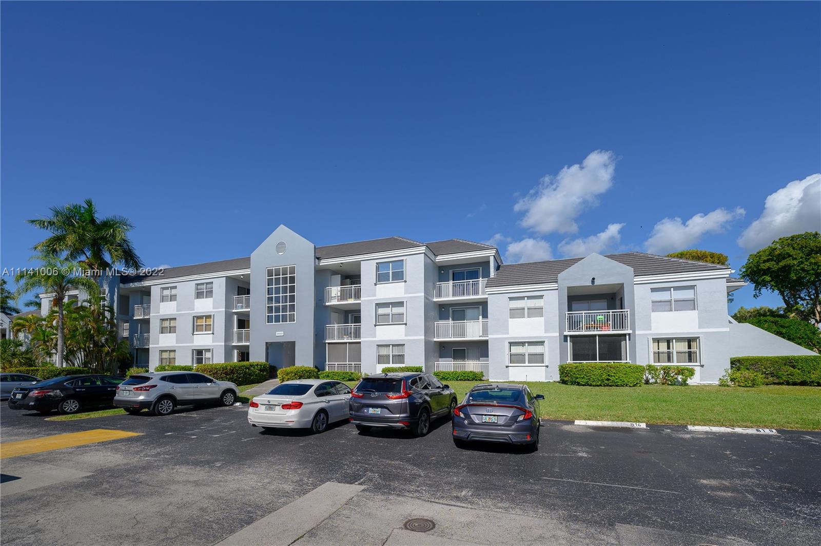 LE CLUB AT OLD CUTLER CON - Residential