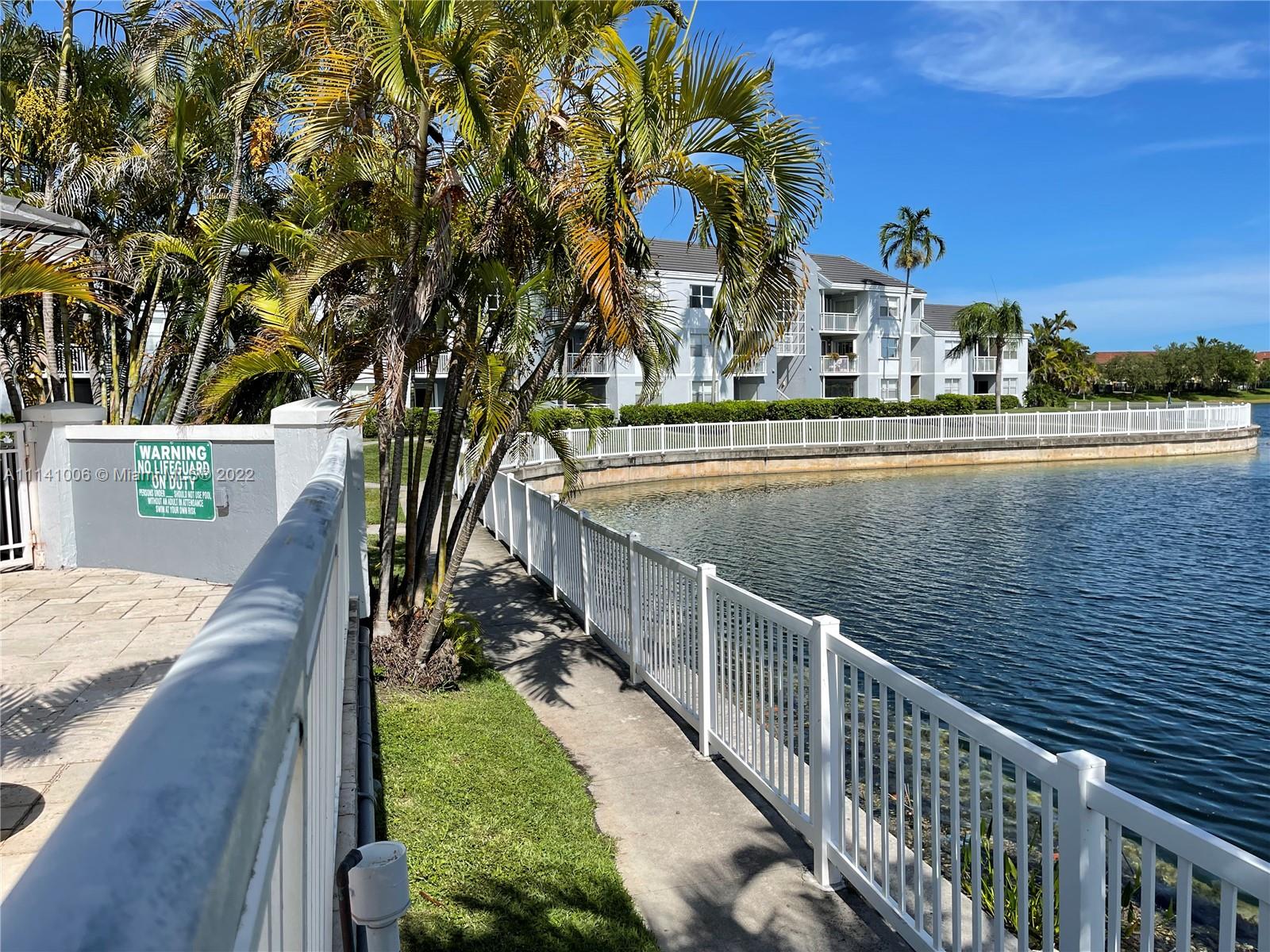 LE CLUB AT OLD CUTLER CON - Residential