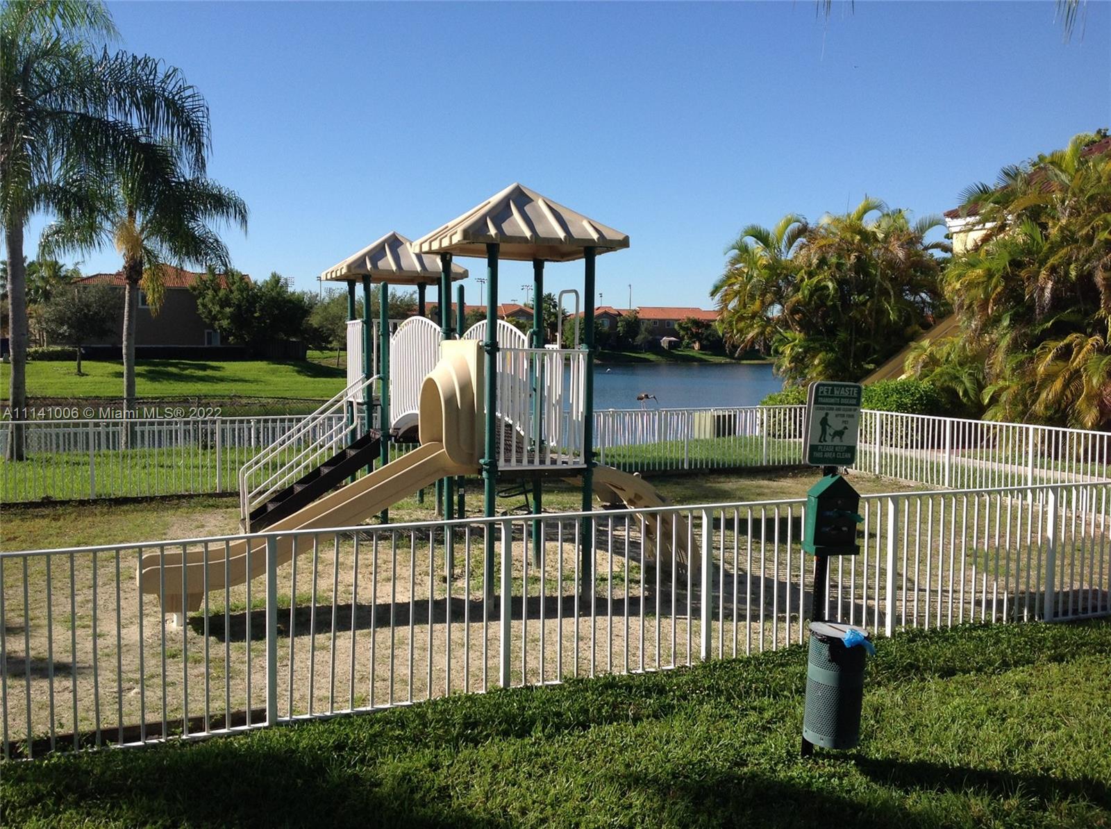 LE CLUB AT OLD CUTLER CON - Residential