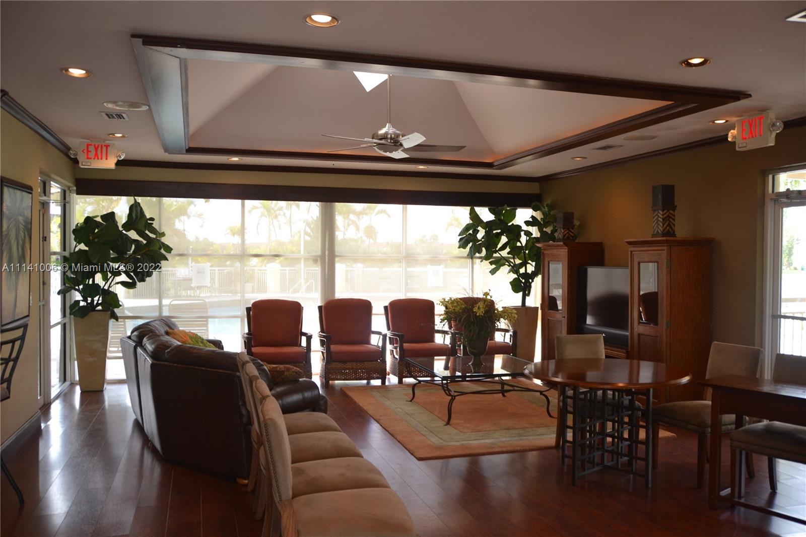 LE CLUB AT OLD CUTLER CON - Residential