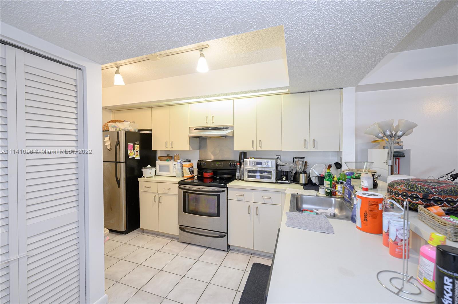 LE CLUB AT OLD CUTLER CON - Residential