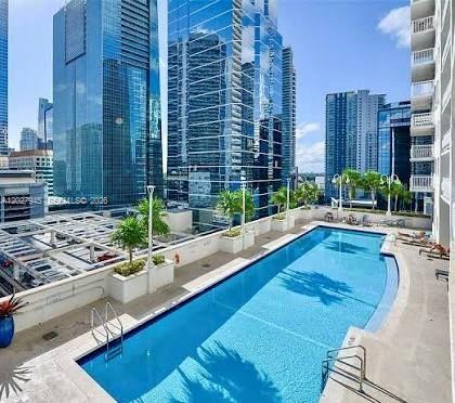 THE CLUB AT BRICKELL BAY - Residential