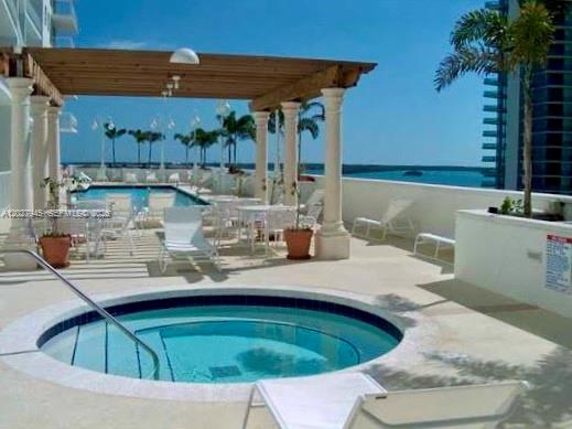 THE CLUB AT BRICKELL BAY - Residential