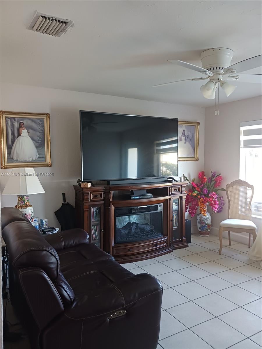 CAROL CITY 3RD ADDN - Residential