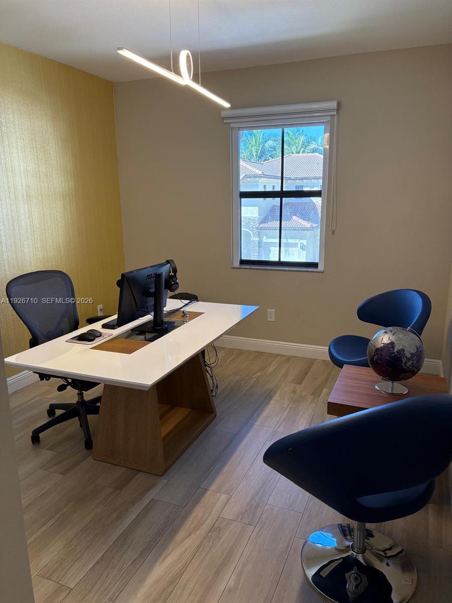 DORAL BREEZE - Residential