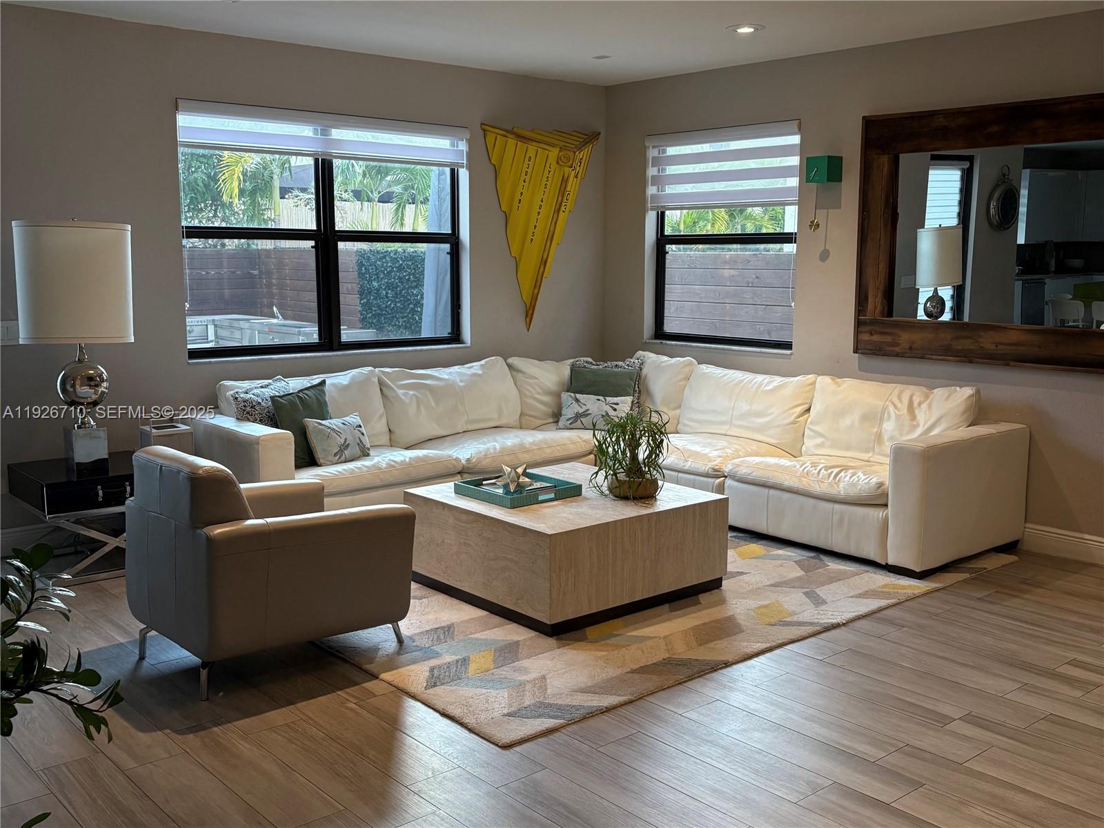 DORAL BREEZE - Residential