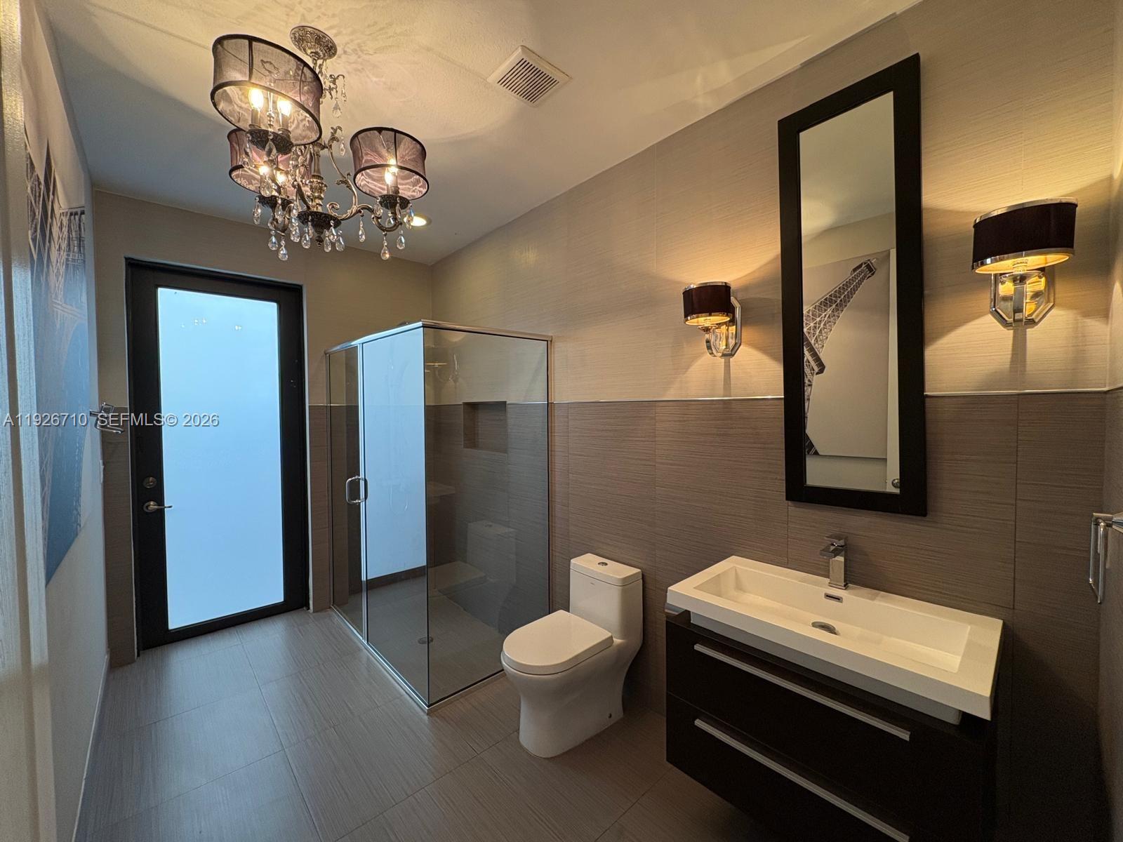 DORAL BREEZE - Residential