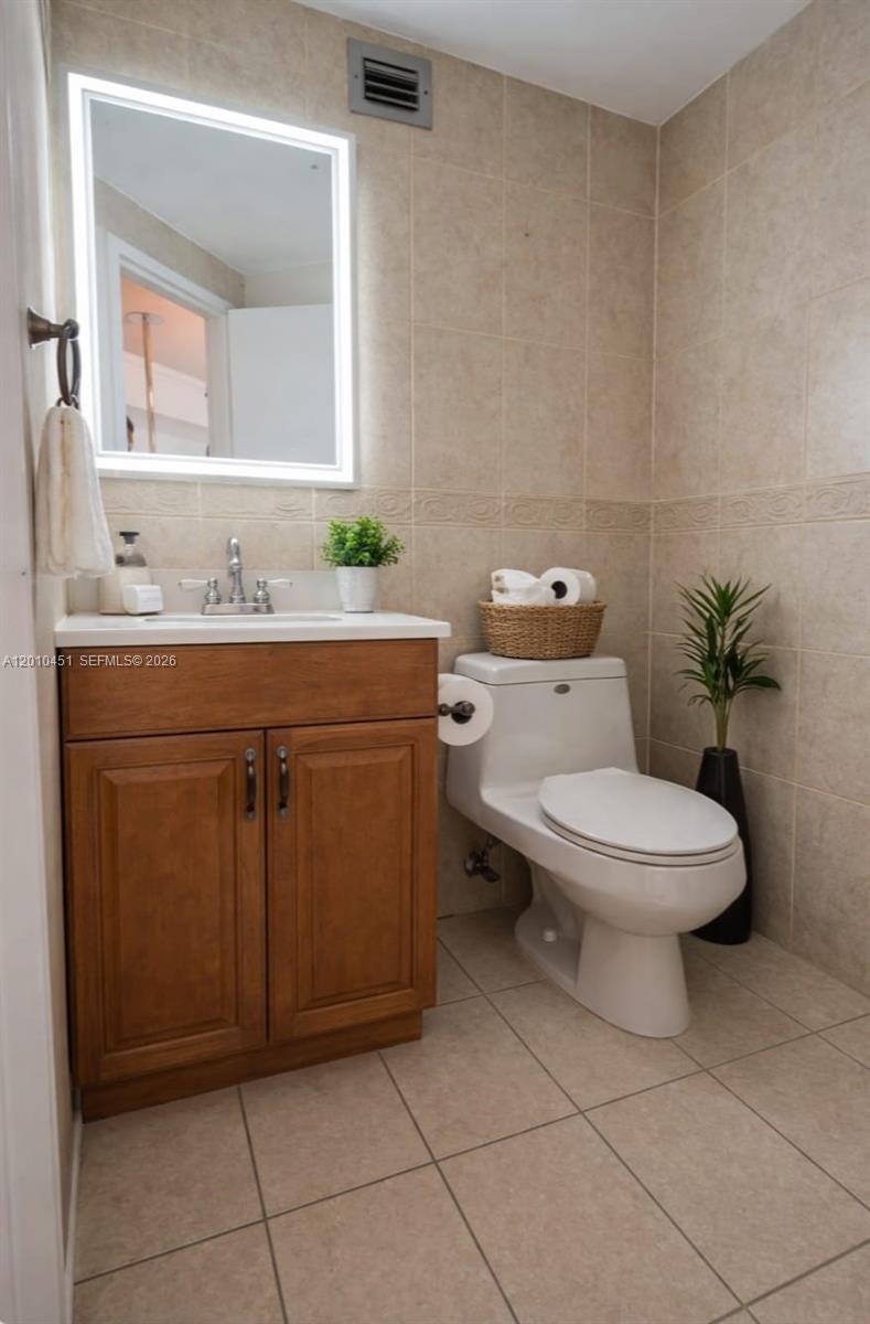 FOUR AMBASSADORS CONDO PH - Residential