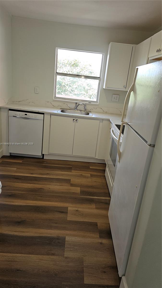 SUNRISE LAKES 128 CONDO - Residential