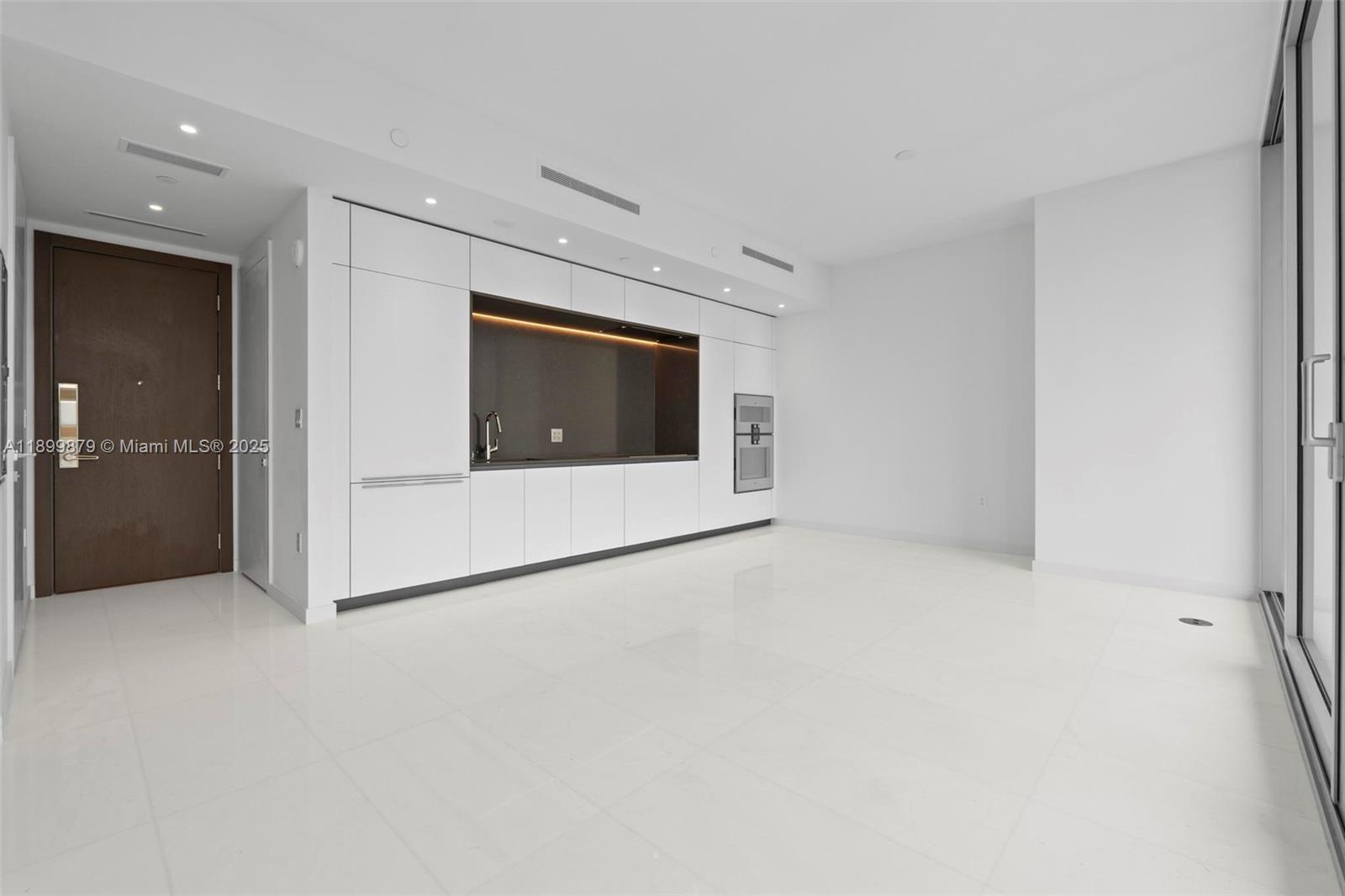 ASTON MARTIN - Residential