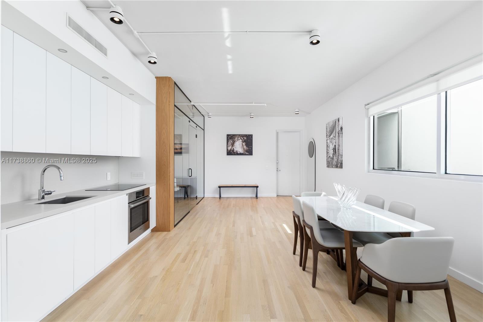 1700 Meridian Ave 406