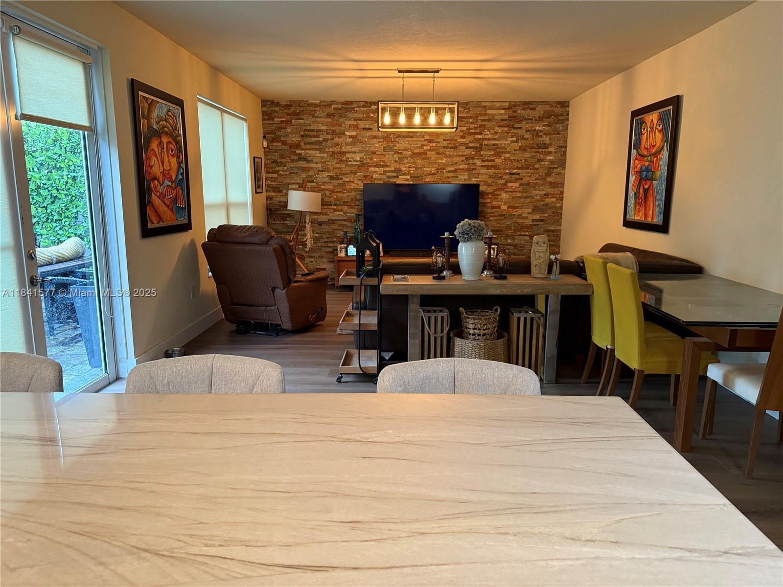 KENDALL COMMONS RESIDENTI - Residential