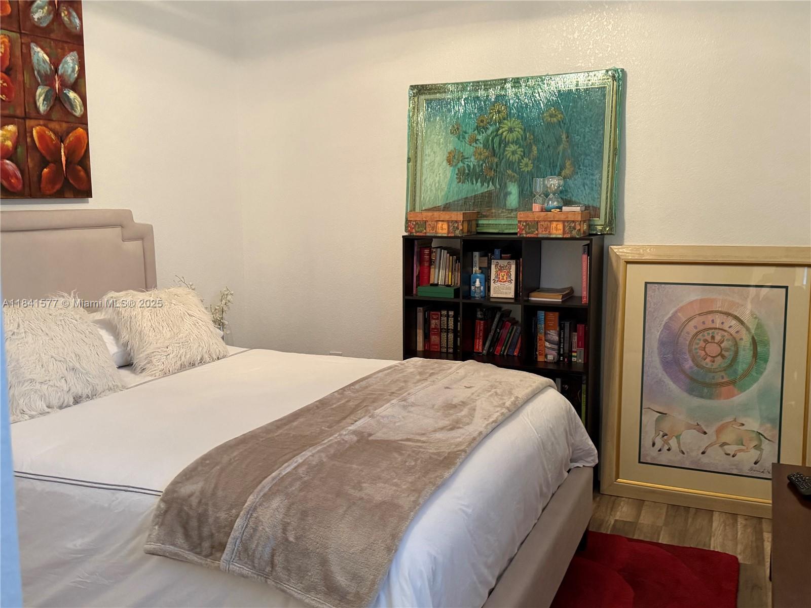 KENDALL COMMONS RESIDENTI - Residential