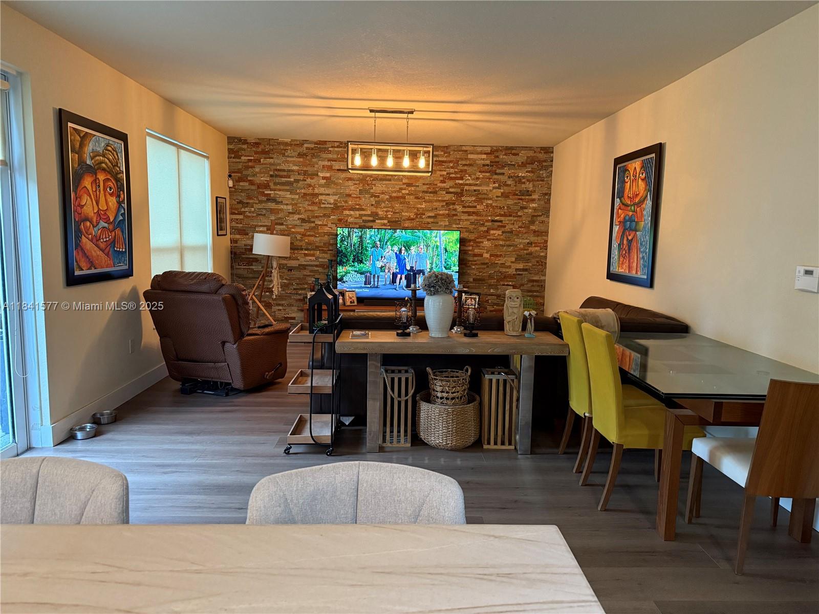 KENDALL COMMONS RESIDENTI - Residential